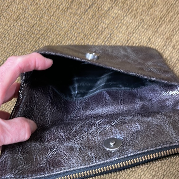 Simply Vera Vera Wang Faux Leather Wristlet Clutch Purse - Picture 6 of 13